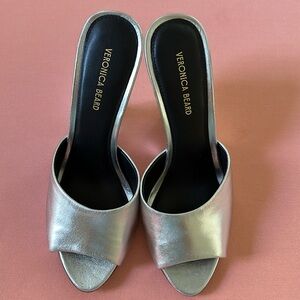 New Veronica Beard Leather Shoes. Silver. Size 6.